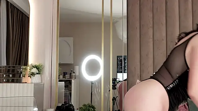 MavisReeve online show from February 13, 5:20 am