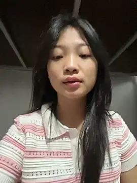 Lyn-be99 online show from April 17, 1:51 am