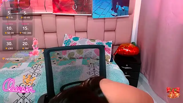 nikol hot18 online show from March 5, 6:15 pm