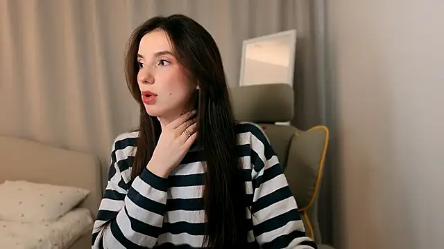 ssandralovin online show from February 25, 7:45 pm