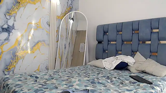 PRETTY COCK1 online show from April 14, 2:06 pm