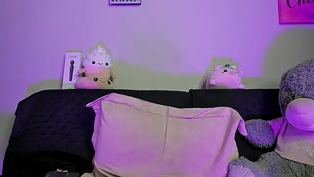 ViolettM online show from March 25, 8:23 pm