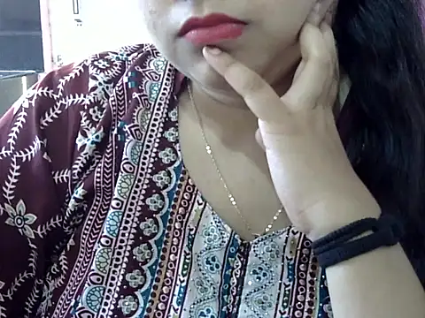 Cute Aliyaa online show from April 7, 11:23 am