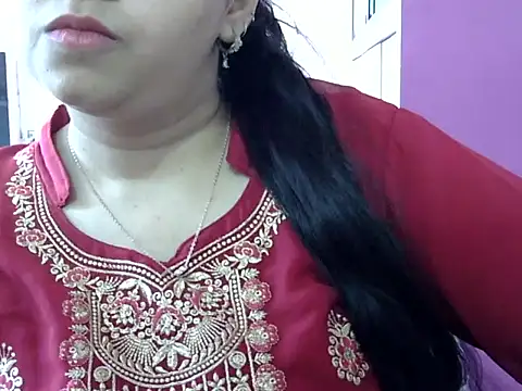 Cute Aliyaa online show from April 17, 9:44 am