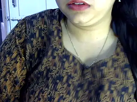 Cute Aliyaa online show from June 3, 2:33 pm