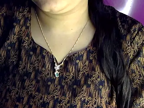 Cute Aliyaa online show from July 30, 1:23 pm