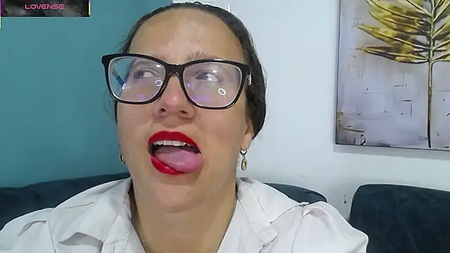 sara marrisson online show from March 3, 9:43 pm