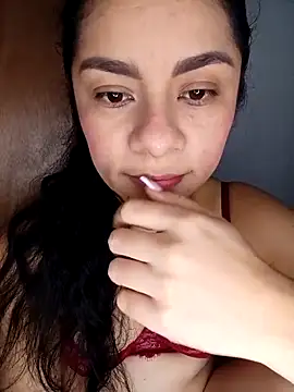 luna pinky online show from March 31, 7:14 pm