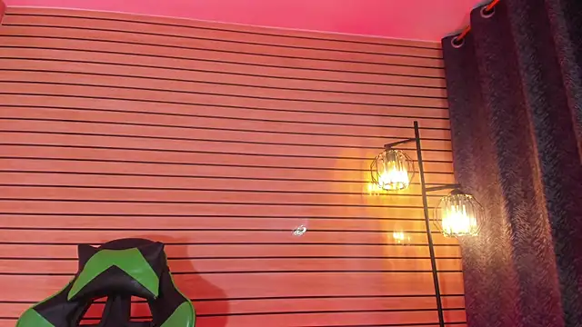 TheBatMansion online show from April 18, 8:28 am