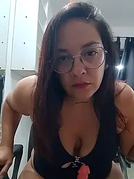 kuramaqueen online show from February 25, 5:17 am