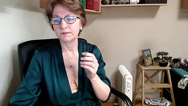 katemodel online show from February 2, 7:51 am