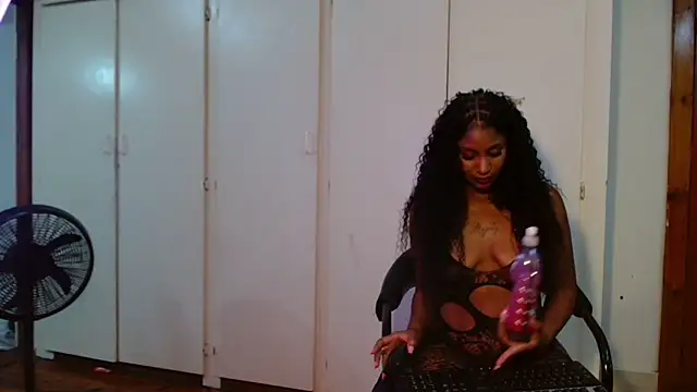 Moreish-06 online show from April 18, 7:07 pm