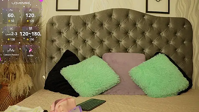 katt eyes  online show from February 25, 1:20 pm