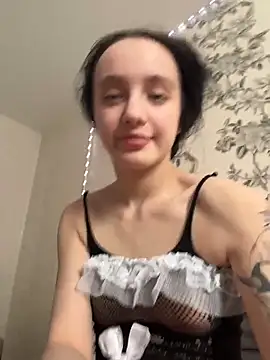 MiaTee online show from February 4, 6:49 am