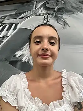 MiaTee online show from April 9, 6:19 am