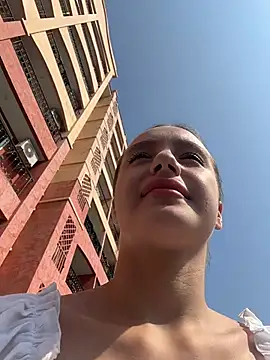 MiaTee online show from April 18, 2:14 am