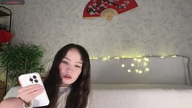 saya li11 online show from February 28, 7:24 pm