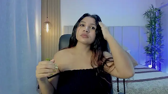 Victoria Rosee online show from April 17, 1:02 pm