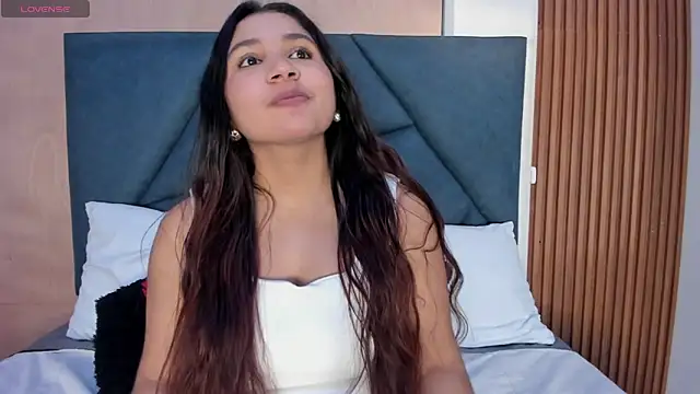 Victoria Rosee online show from April 7, 1:46 pm