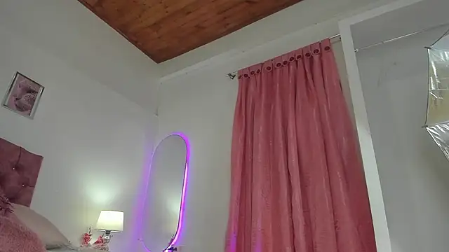 luna velveth online show from February 3, 1:16 am