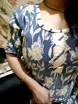 PARI51 online show from May 26, 7:46 pm