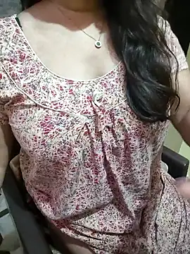 PARI51 online show from March 1, 8:52 pm