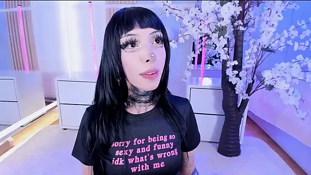 SalemBlackrose online show from April 19, 5:18 am