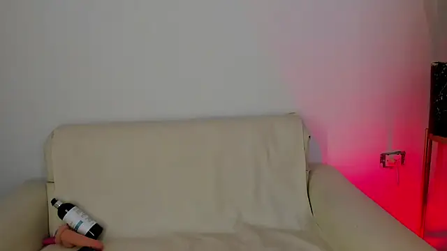 liorah wolf online show from April 14, 8:42 pm