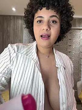 BabyChanntal online show from April 1, 8:39 pm