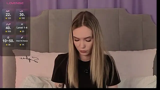 NikkiRyx online show from March 25, 3:37 pm