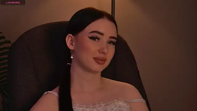 ArianaLim online show from April 19, 6:10 pm