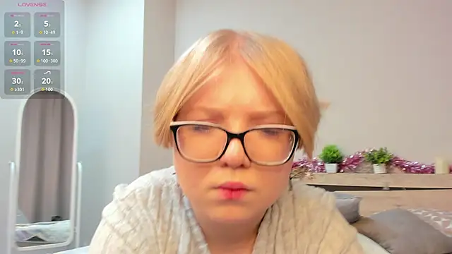 Lauraaa Smith online show from February 24, 7:29 am