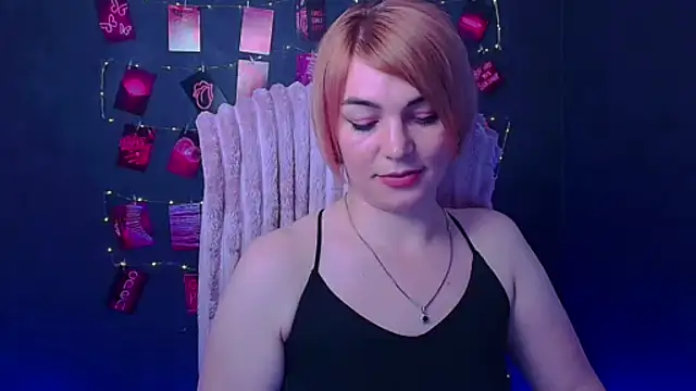 CuttieEmma online show from April 2, 9:34 pm