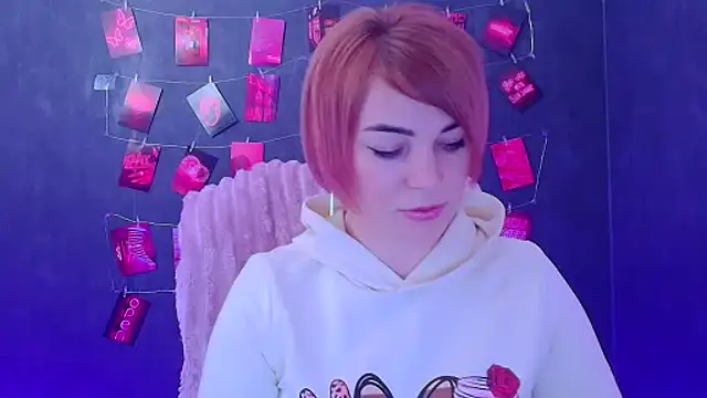 CuttieEmma online show from March 29, 11:42 am