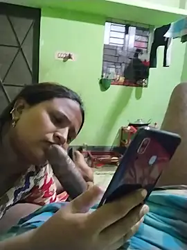 Romantic-Couple999 online show from May 28, 2:26 pm