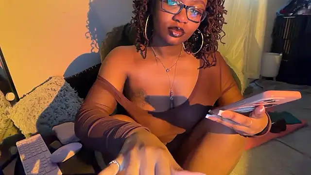 SunniSoles99 online show from April 20, 12:30 pm