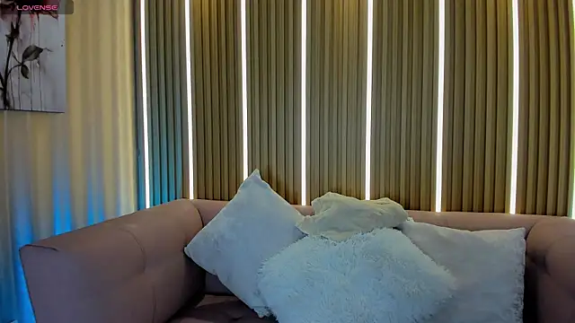 Luna Millers online show from June 4, 4:17 am