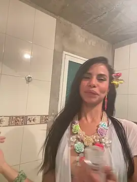 canela salvaje online show from February 11, 8:32 pm