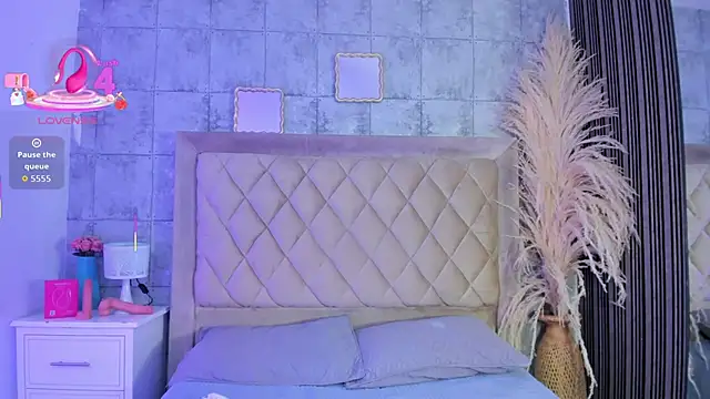 CleoFoxx  online show from March 30, 1:22 pm