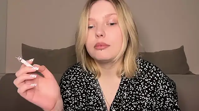 Ophelia Ritz online show from March 4, 6:25 pm