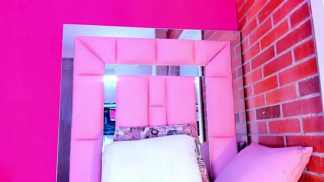 Baby doll XOXO online show from February 25, 12:15 pm