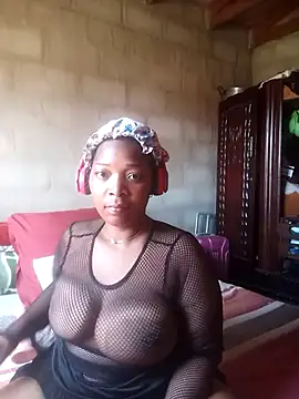 CurvyCutiexx3 online show from February 17, 9:30 am