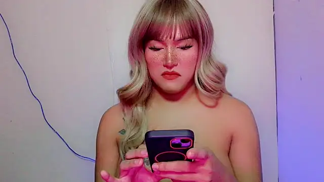 ChloeAsian online show from April 4, 1:43 pm