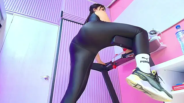 NaomiAmazing01 online show from June 3, 1:50 am