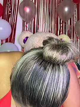 Kylievoos online show from February 13, 1:29 am