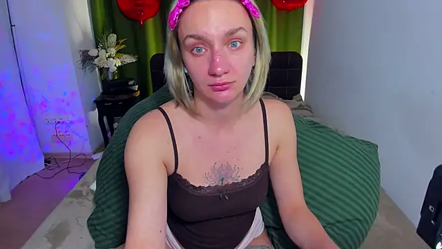 PollyRoseX online show from April 17, 7:16 pm