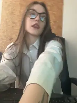 cutie wuwu online show from March 30, 3:22 pm