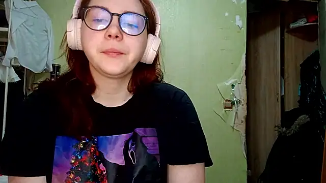 VannessaDillenbeck online show from February 27, 6:24 am