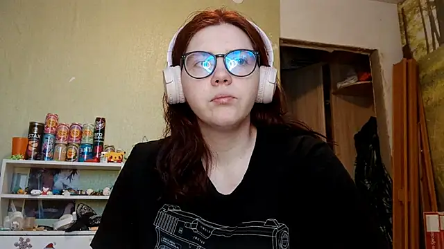 VannessaDillenbeck online show from February 3, 6:51 am