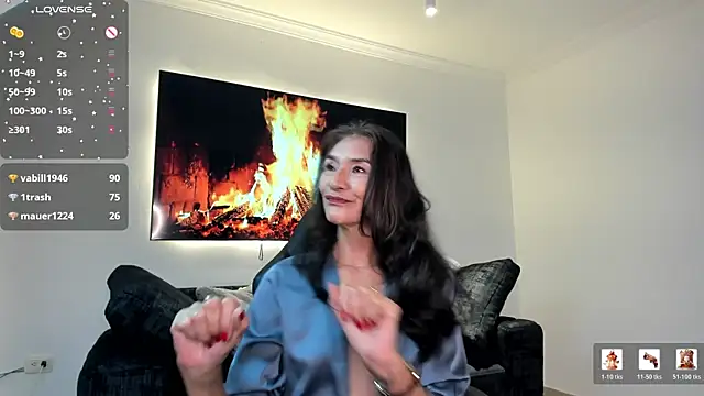 Emma Mendozaa online show from June 4, 2:43 pm
